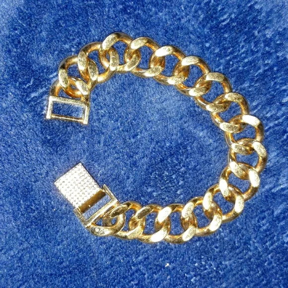 Nadri Bracelet Pave Crystals Authentic 7.5 long. Trendy Links HTF! - Picture 11 of 16